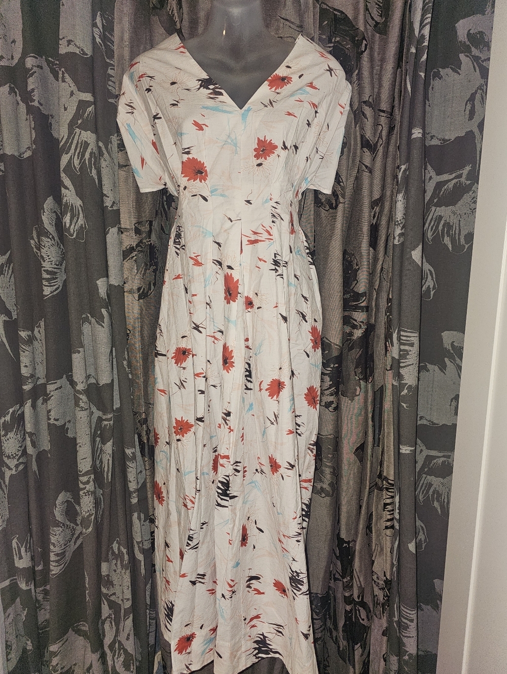 MM.LaFleur White Midi Dress with Pink Floral Print - Picture 3 of 6